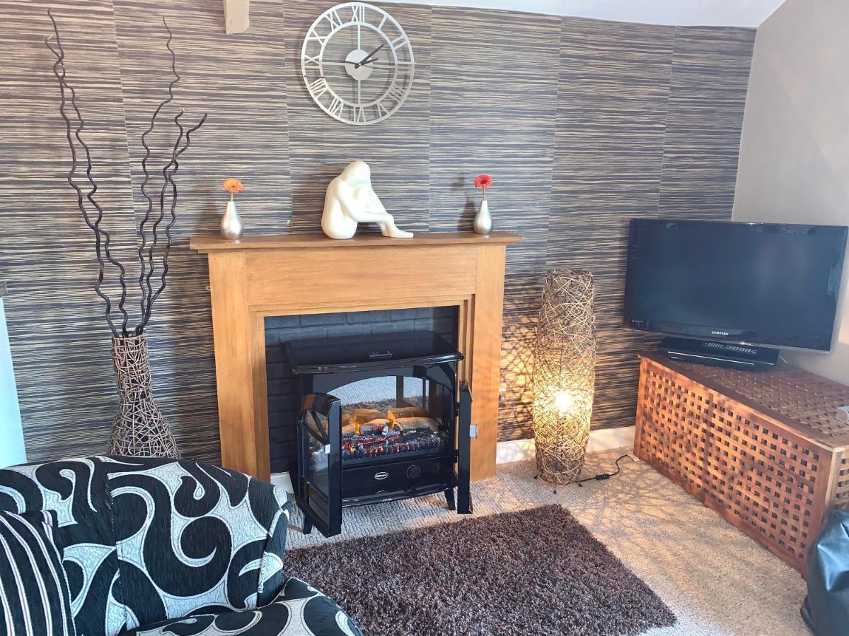 Beaconsfield Farm Apartment Уелс Екстериор снимка