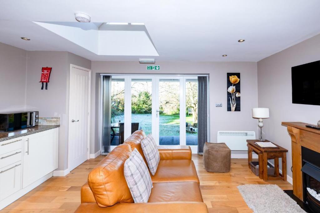 Beaconsfield Farm Apartment Уелс Екстериор снимка