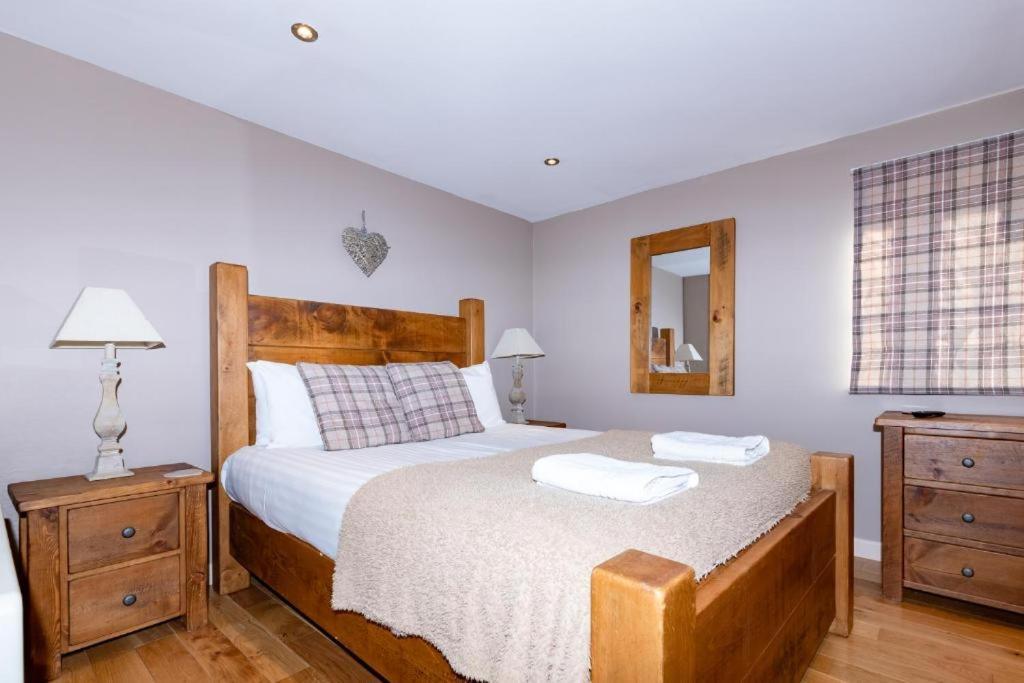 Beaconsfield Farm Apartment Уелс Екстериор снимка