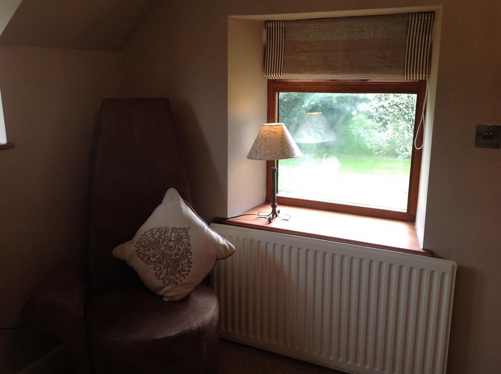 Beaconsfield Farm Apartment Уелс Екстериор снимка