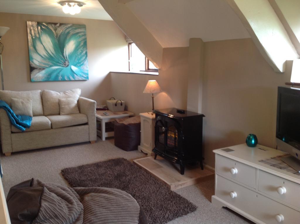 Beaconsfield Farm Apartment Уелс Екстериор снимка