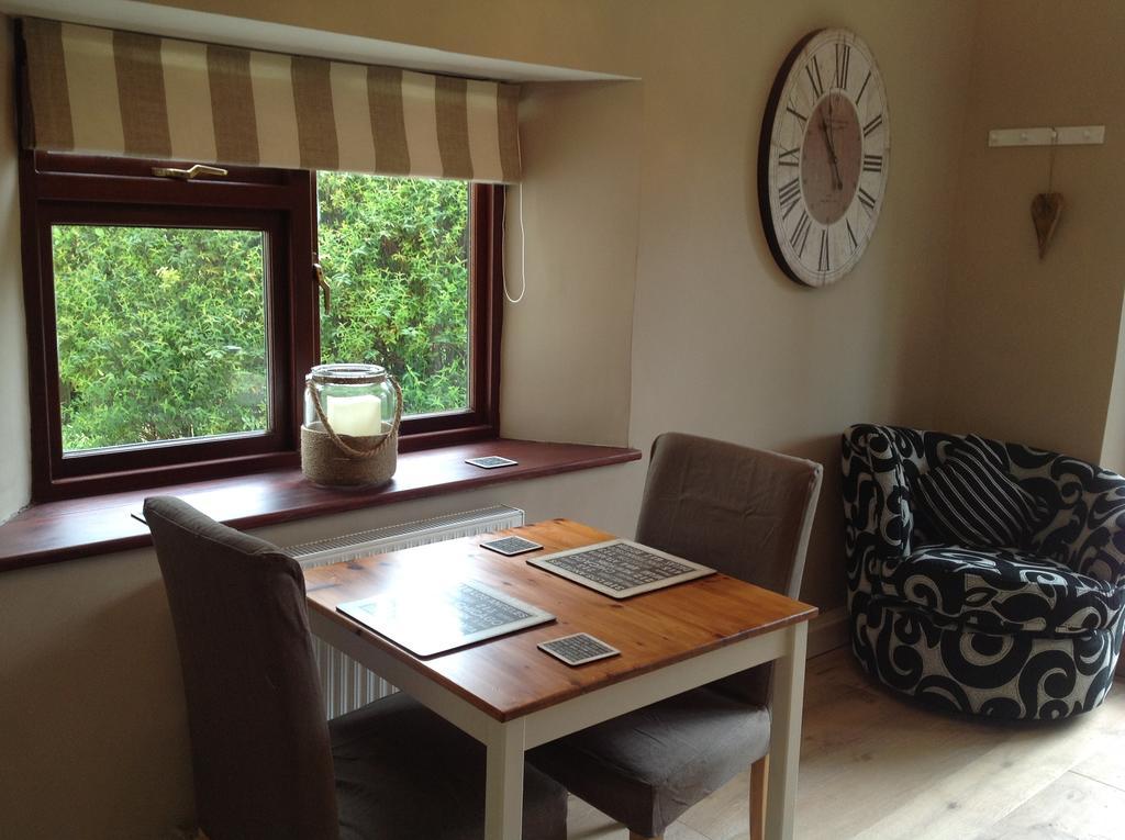 Beaconsfield Farm Apartment Уелс Екстериор снимка