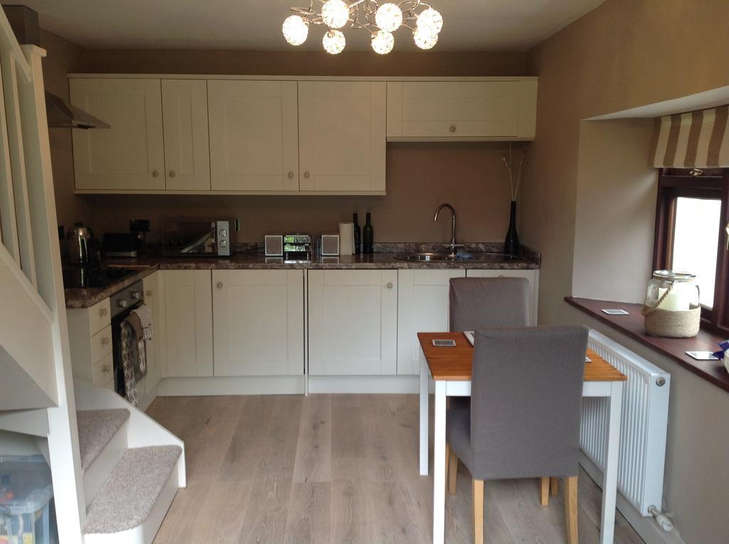 Beaconsfield Farm Apartment Уелс Екстериор снимка